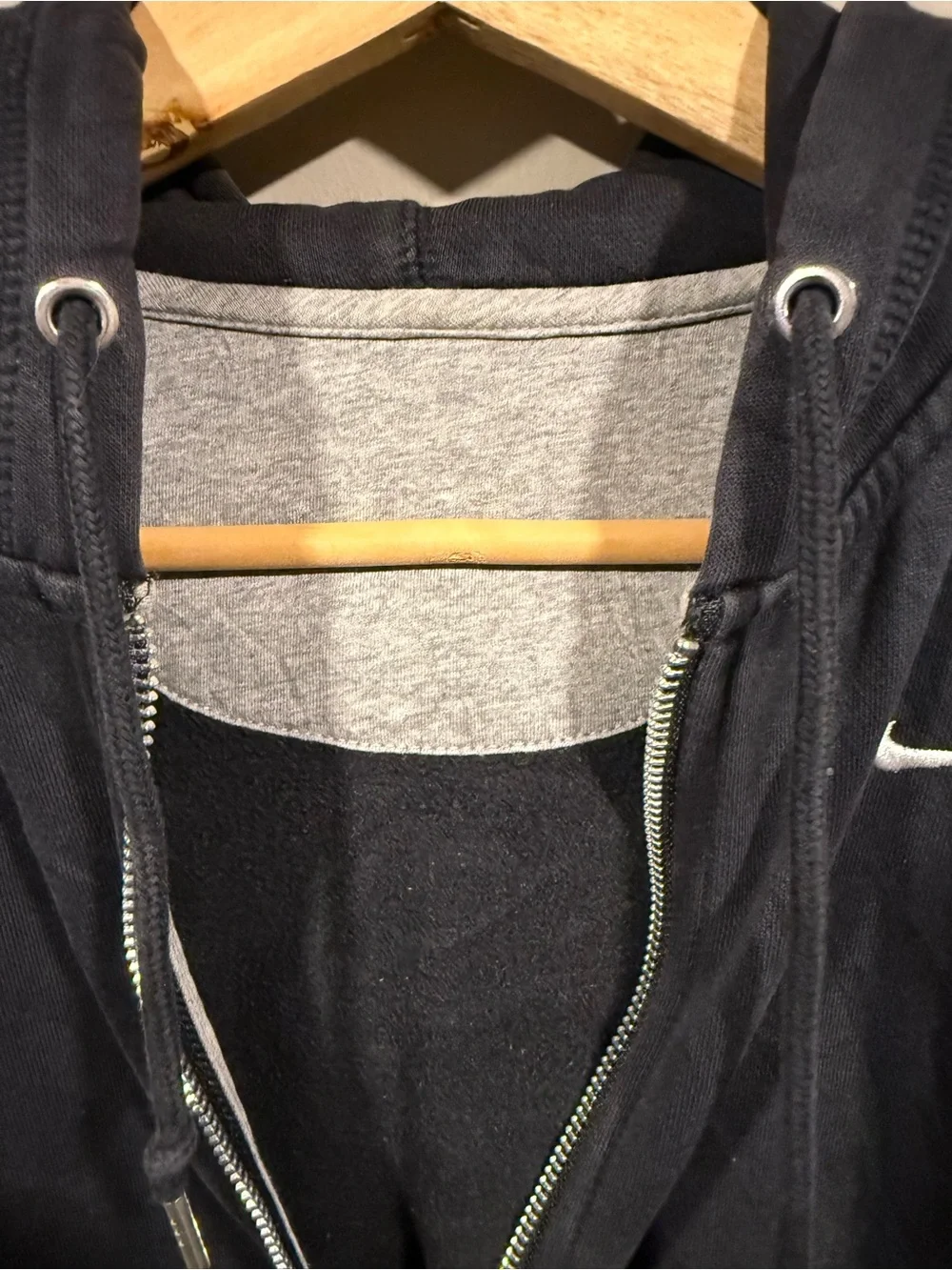 Nike womens Dark Black Full-Zip Hooded Sweater Mens Small